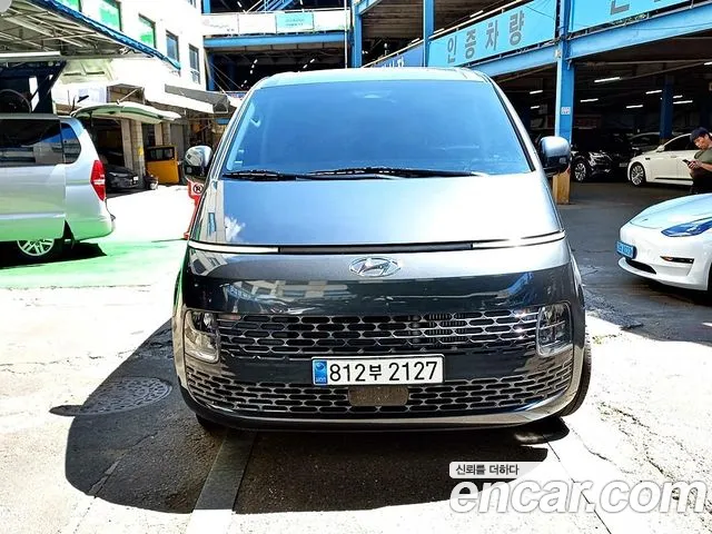 Hyundai Staria