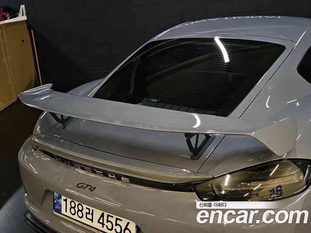 Porsche 718 — интерьер