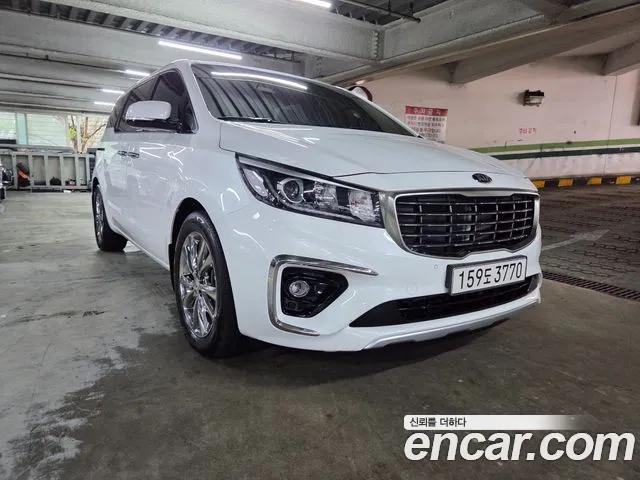 Kia Carnival — экстерьер