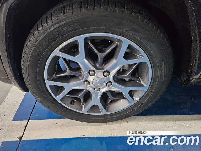 Jeep Cherokee — интерьер