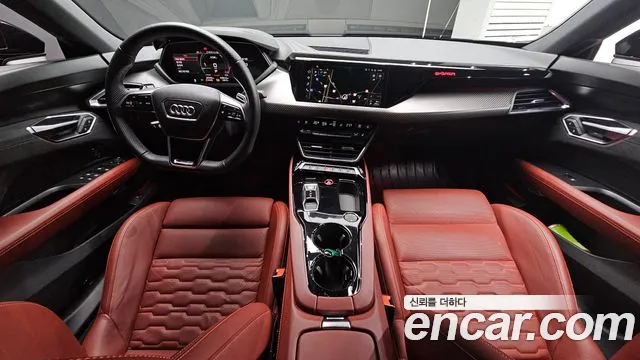 Audi e-tron GT — интерьер