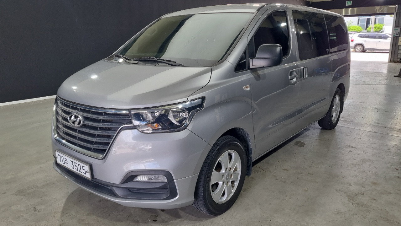 Hyundai Starex