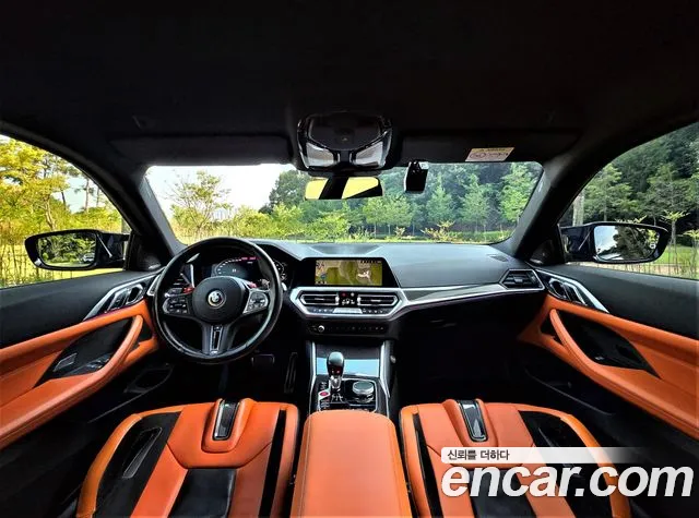 BMW M4 — интерьер