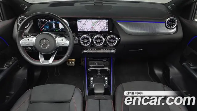 Mercedes-Benz EQA — интерьер