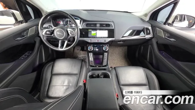 Jaguar I-Pace — интерьер