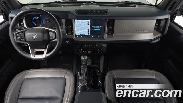 Ford Bronco — интерьер