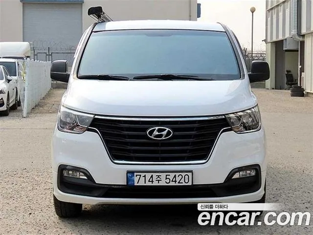 Hyundai Starex