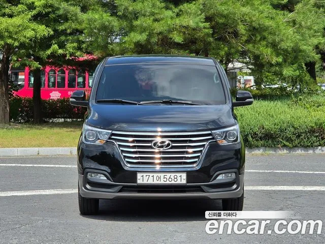 Hyundai Starex