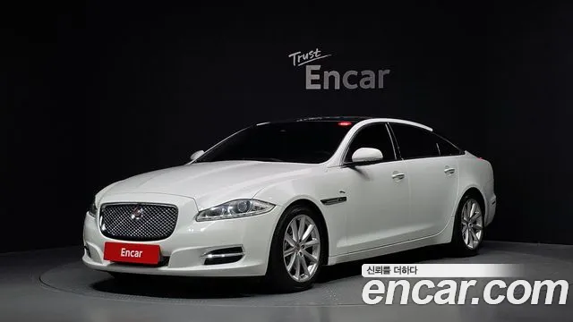Jaguar XJ