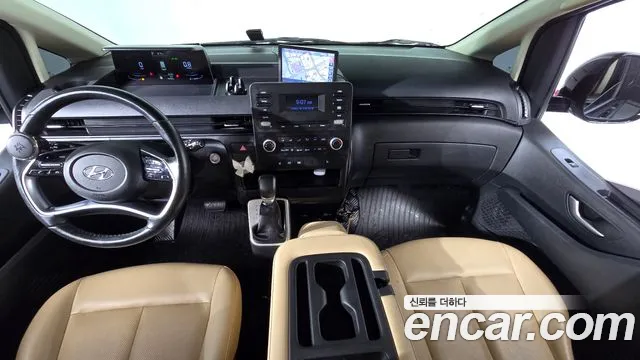 Hyundai Staria — интерьер