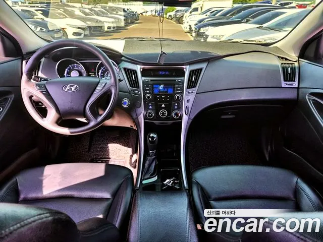 Hyundai Sonata — интерьер