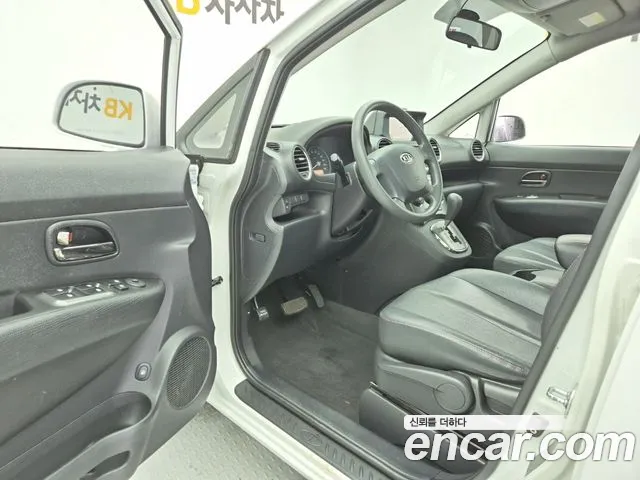 Kia Carens — интерьер