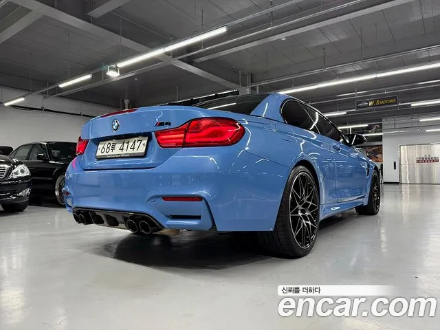 BMW M4 — интерьер