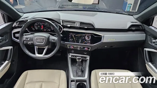 Audi Q3 — интерьер