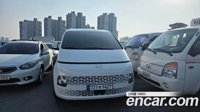Hyundai Staria