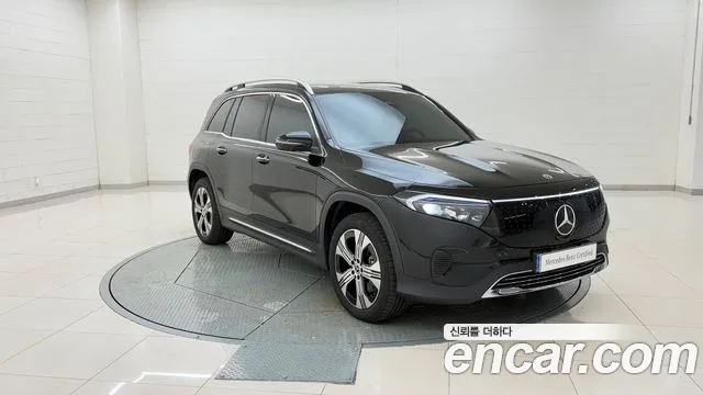 Mercedes-Benz EQB — интерьер