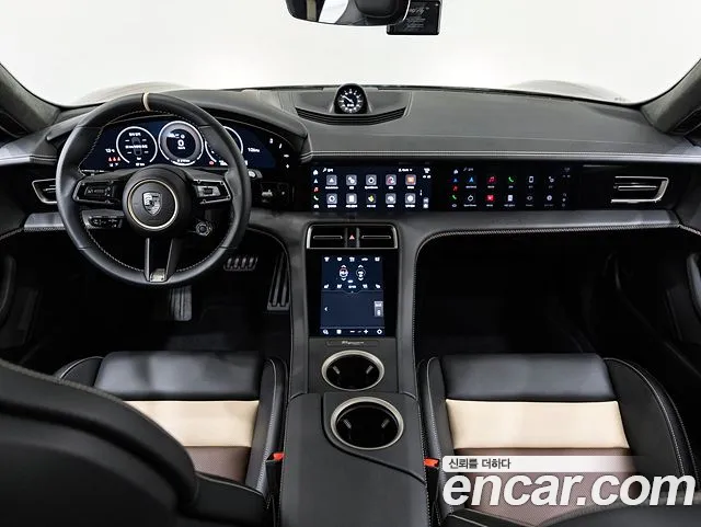 Porsche Taycan — интерьер
