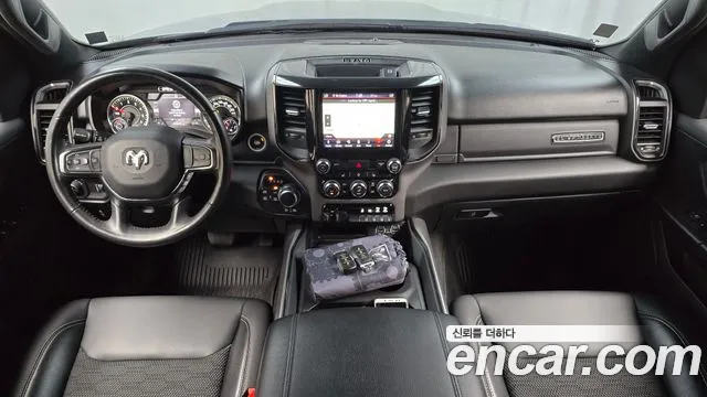 Dodge Ram Pickup — интерьер