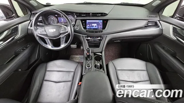 Cadillac XT5 — интерьер