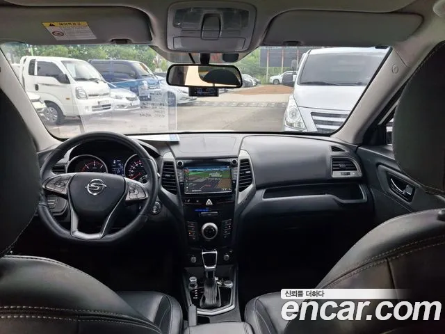 KG Mobility Tivoli — интерьер