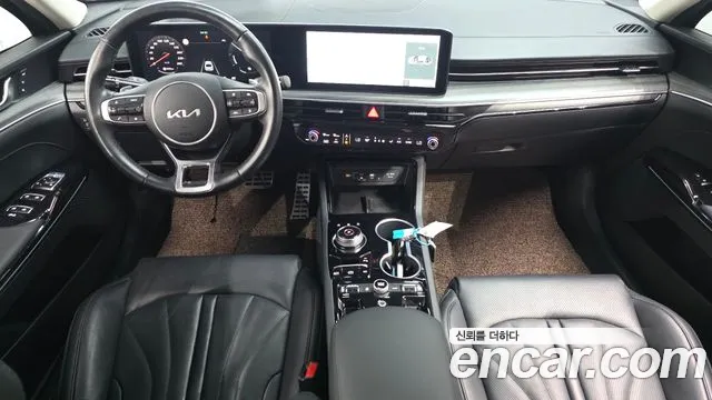 Kia K5 — интерьер