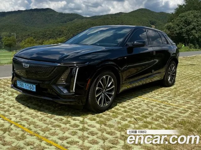 Cadillac Lyriq — экстерьер