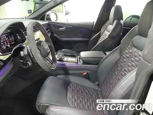 Audi RSQ8 — интерьер