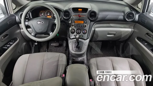 Kia Carens — интерьер
