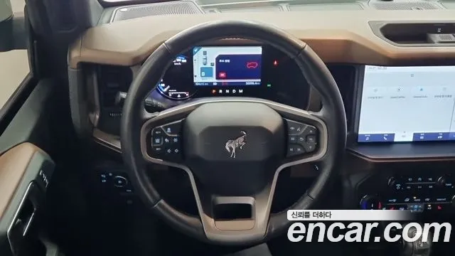Ford Bronco — интерьер