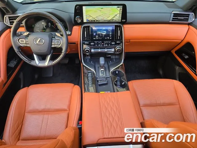 Lexus LX — интерьер