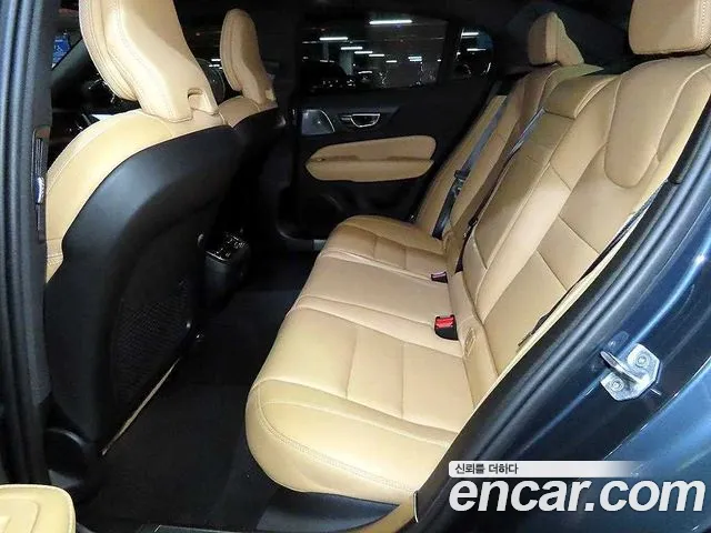 Volvo S60 — интерьер