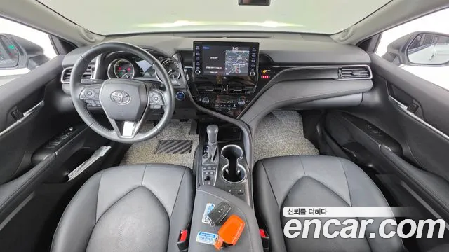 Toyota Camry — интерьер