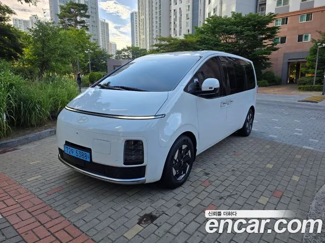 Hyundai Staria