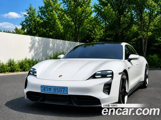 Porsche Taycan