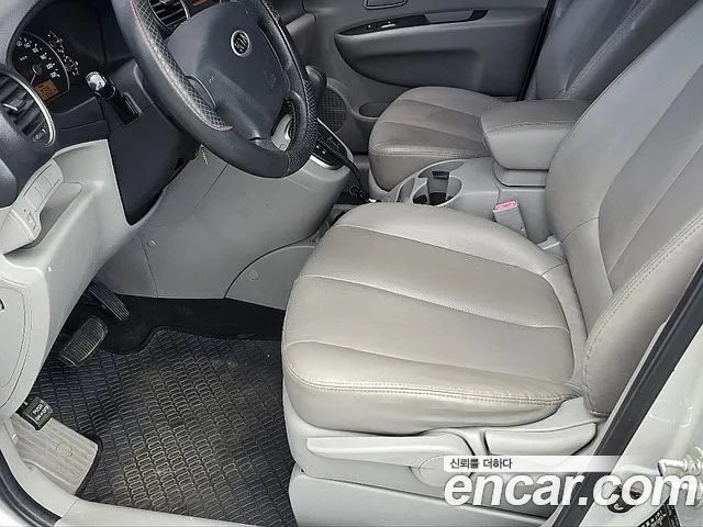 Kia Carens — интерьер