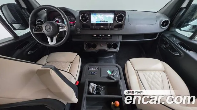 Mercedes-Benz Sprinter — интерьер