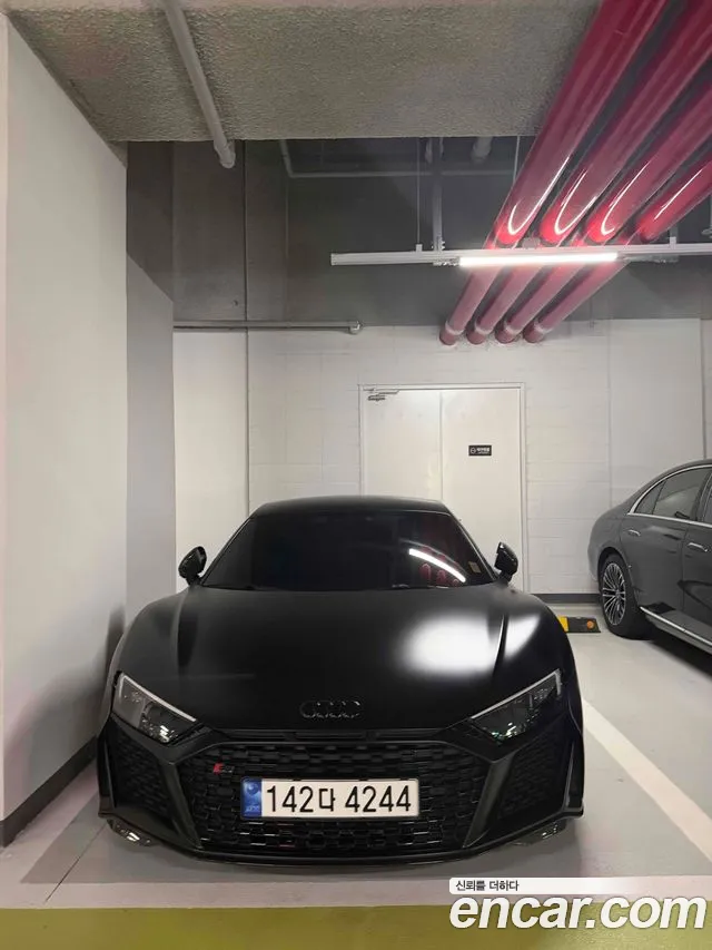Audi R8