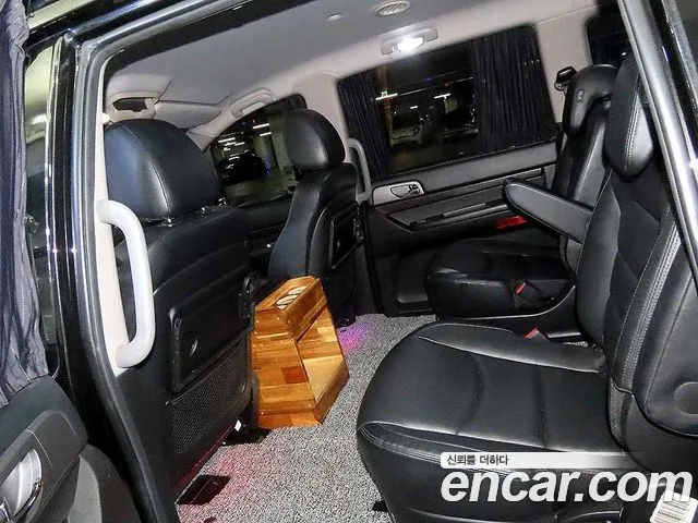 KG Mobility Korando — интерьер