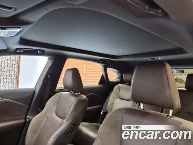 Lexus RX — интерьер
