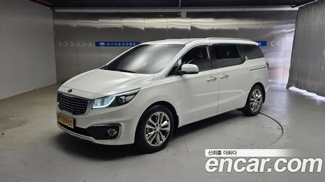 Kia Carnival — экстерьер