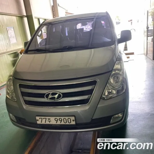 Hyundai Starex