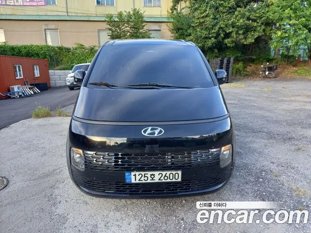 Hyundai Staria