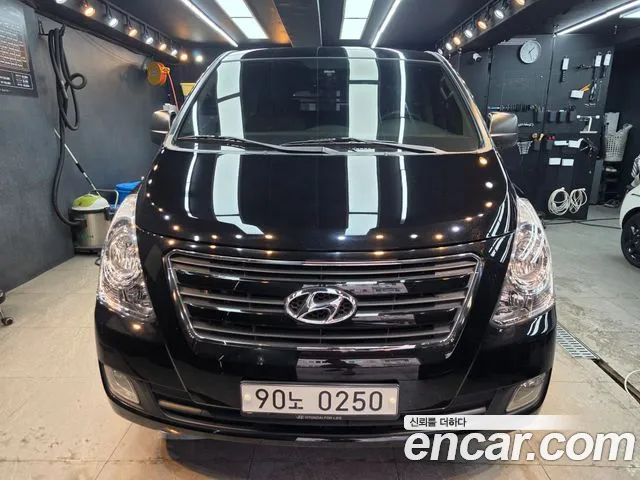 Hyundai Starex