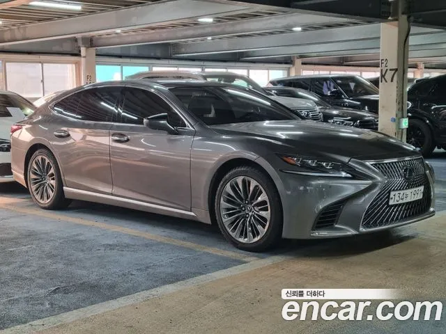 Lexus LS — экстерьер