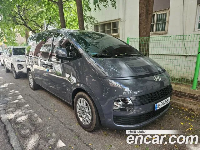 Hyundai Staria