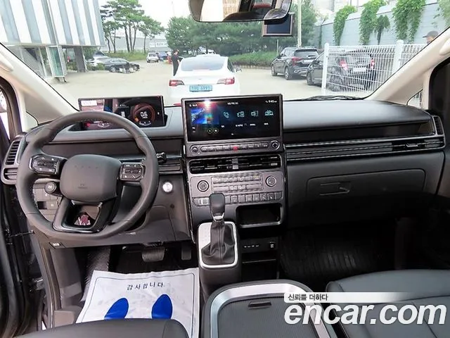 Hyundai Staria — интерьер