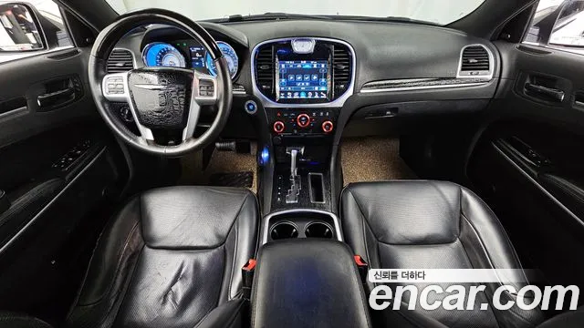 Chrysler 300C — интерьер