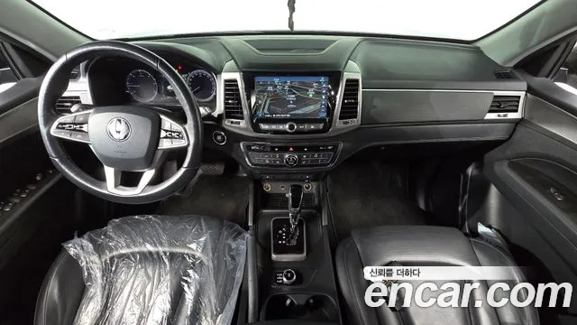 KG Mobility Rexton — интерьер