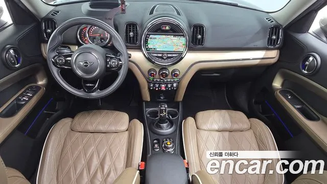 MINI Countryman — интерьер