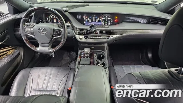 Lexus LS — интерьер